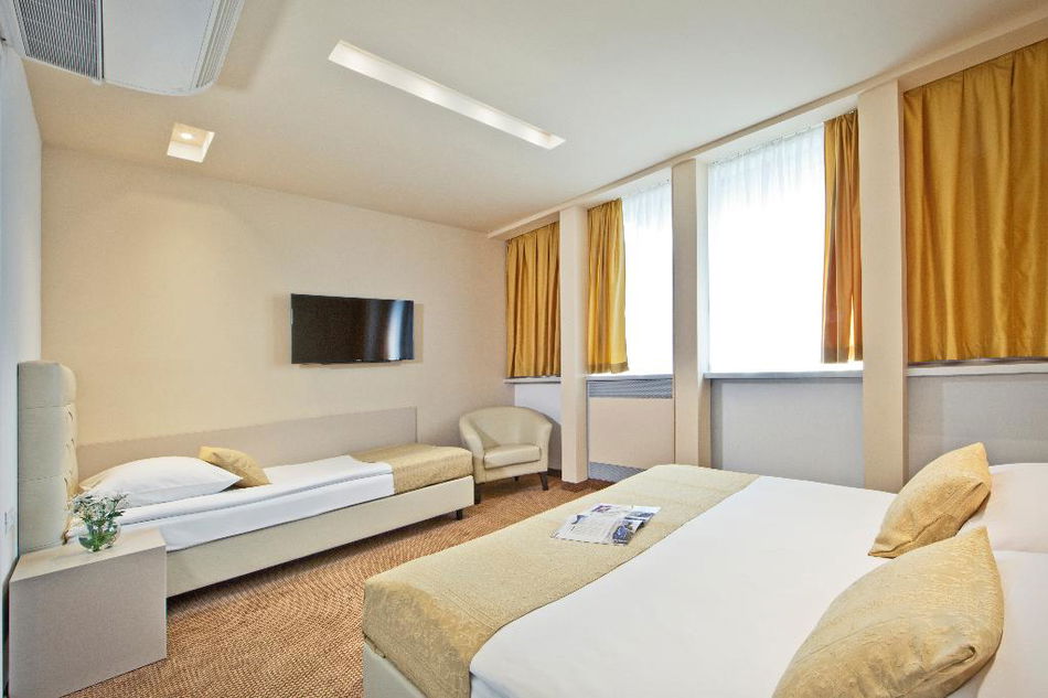 Central Hotel