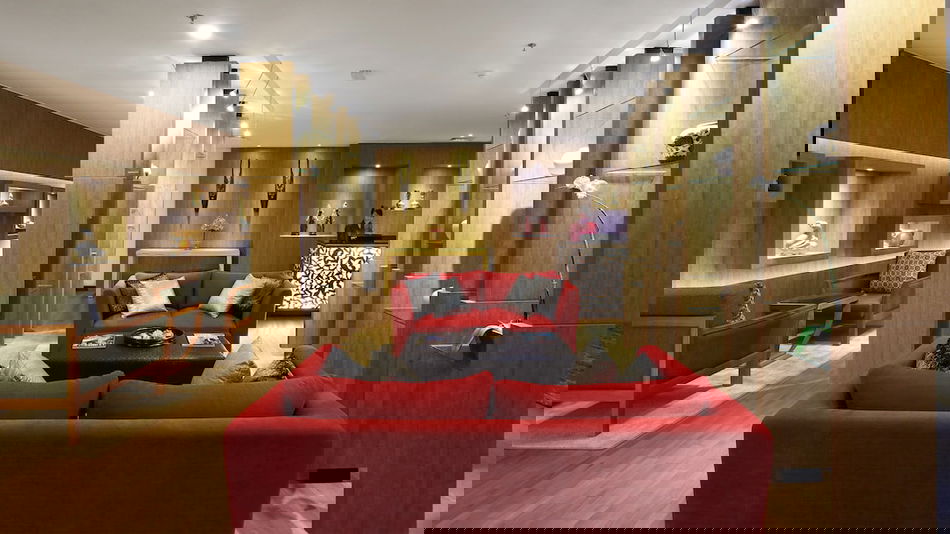 Lobby lounge