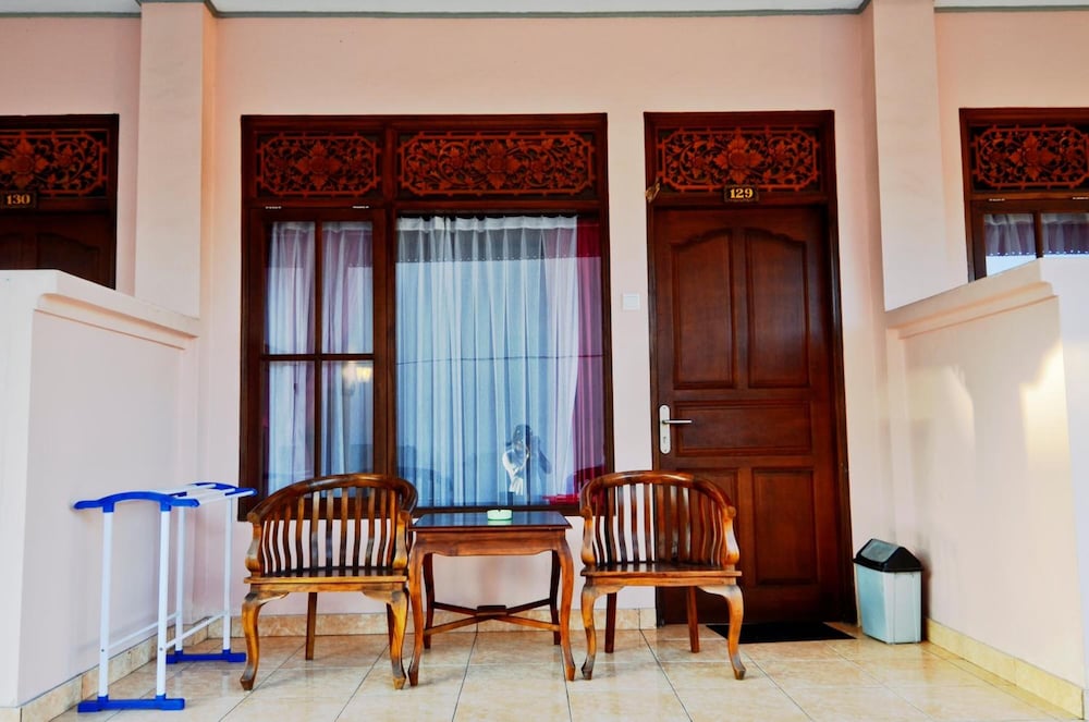 Hotel Pesona Beach Inn