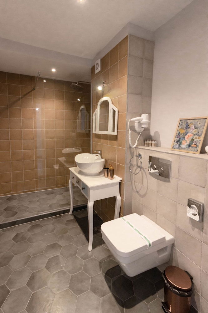 Ares Aparthotel