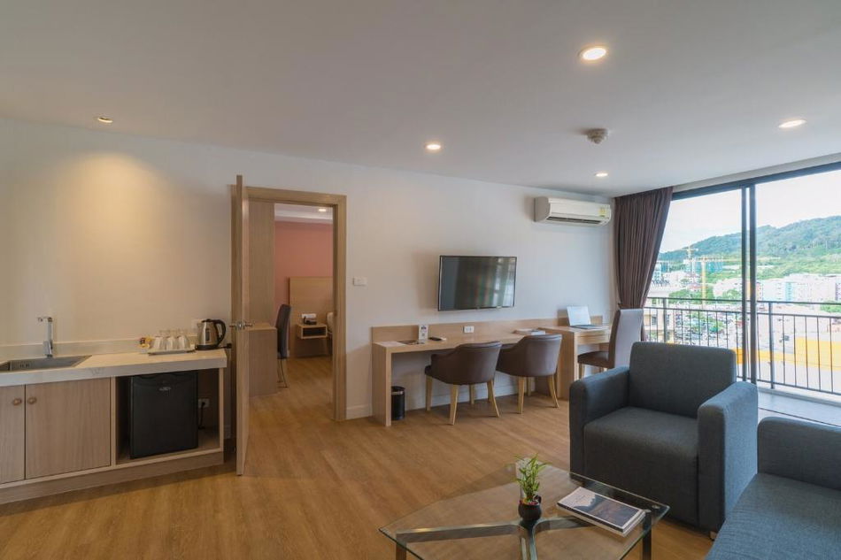 New Square Patong Hotel