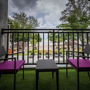 Hotel Maneetel Krabi Beachfront cazare Ban Ao Nang
