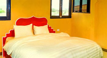 2410829-around-the-world-bed-and-breakfast.jpg