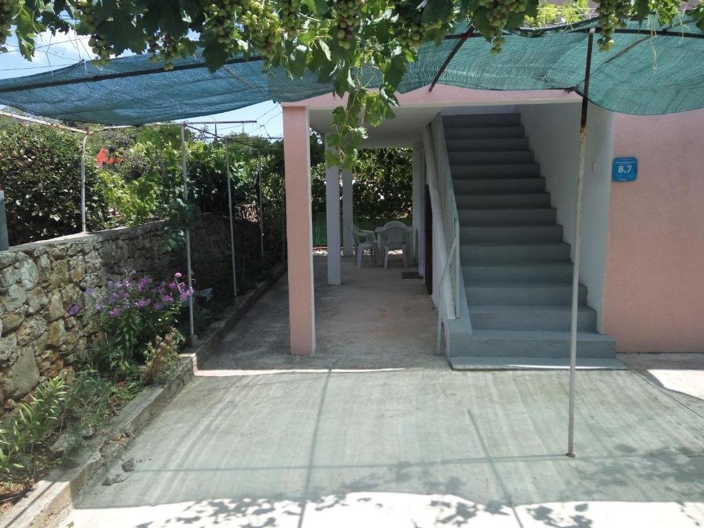 Hotel Guesthouse Eljuga Family