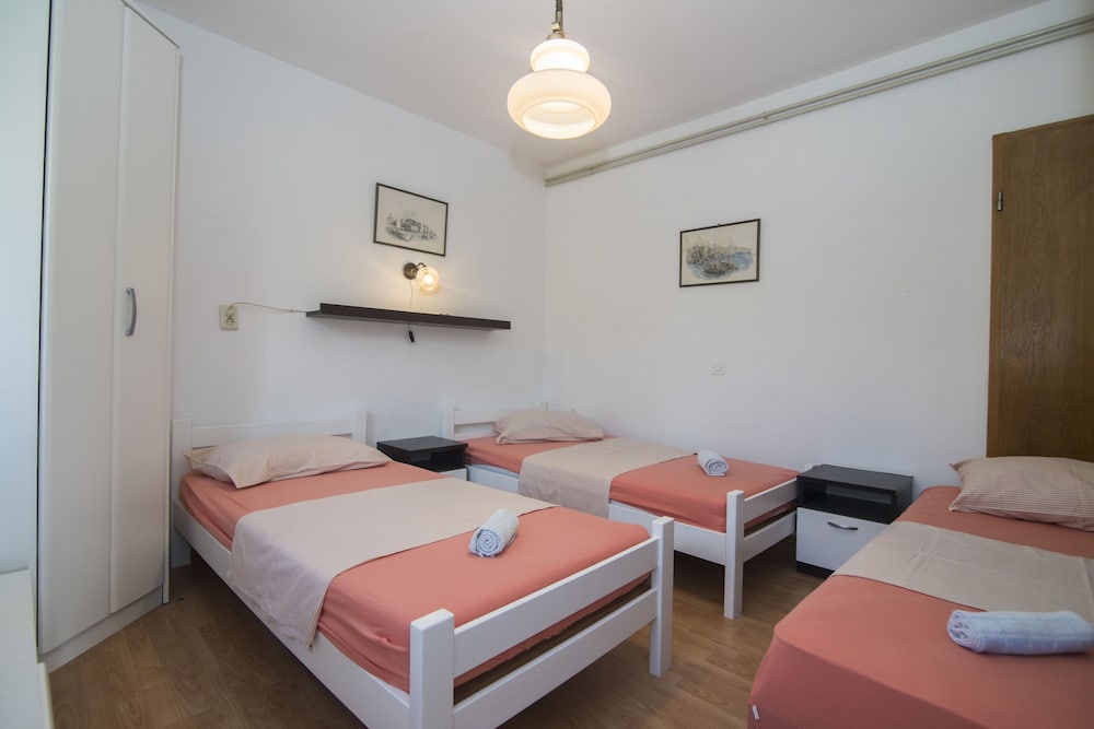 Hotel Apartments And Rooms Nikol