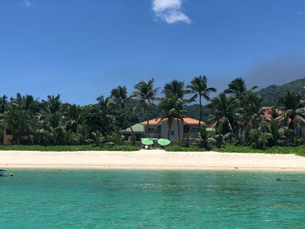Hotel Shanaz Beachside Retreat