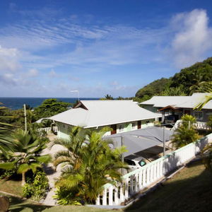 Sejur Surfers Beach Self Catering Chalets vacanta Takamaka