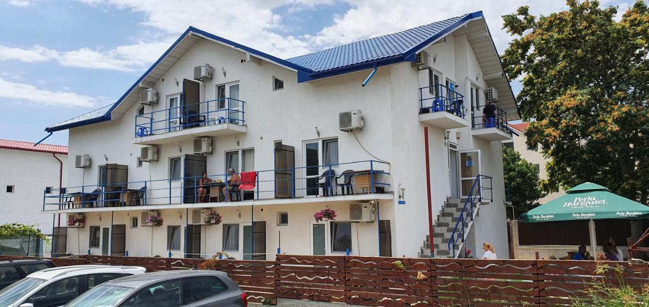 Hotel Hostel Delfinul Albastru