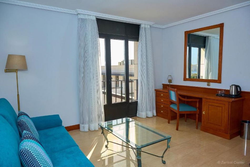 ZENTRAL CENTER -ADULTS ONLY-