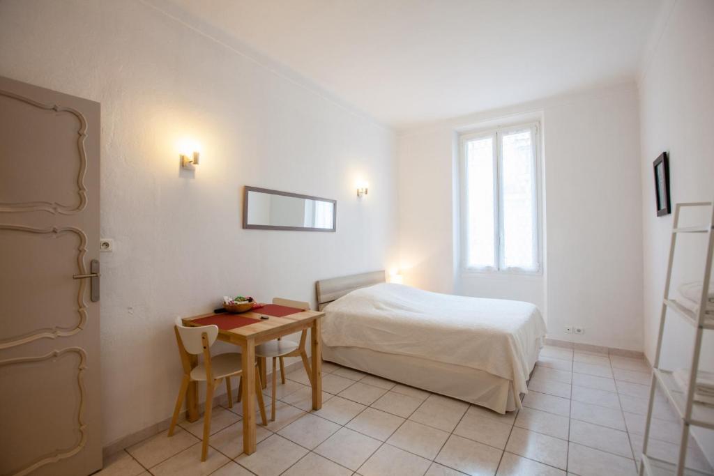 Hotel Studios Foch