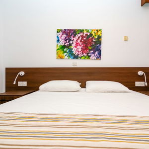 Hotel Kotsias Corallia Villas cazare Pegeia