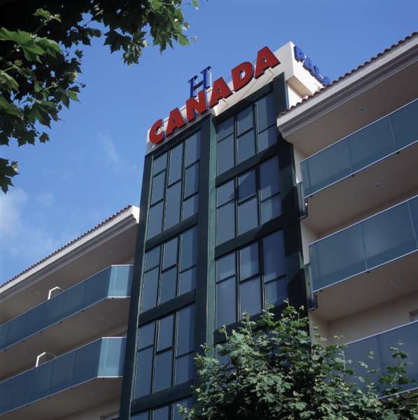 Canada Palace Exterior