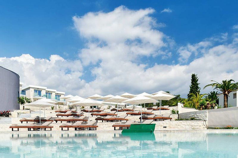 Hotel Alexandra Elegance Bridging Generations