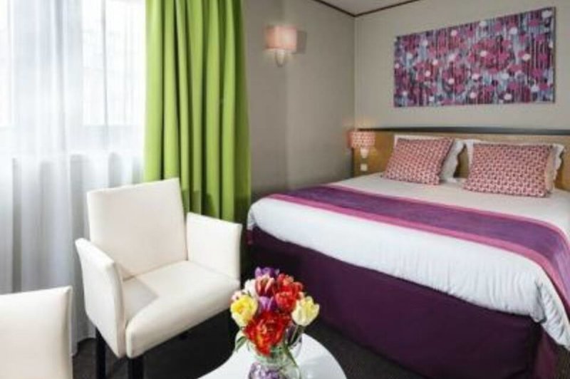 Hotel Paris Louis Blanc