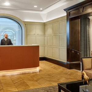 Hotel Hôtel Lancaster cazare Paris