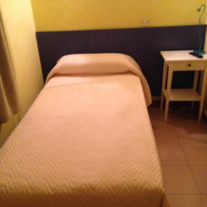 Sejur Hostal Delfos vacanta Barcelona