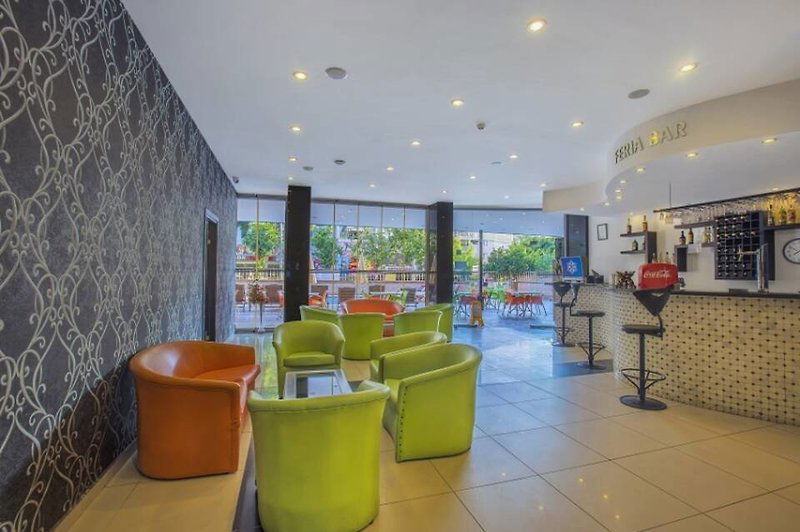 Hotel Kleopatra Ada Beach