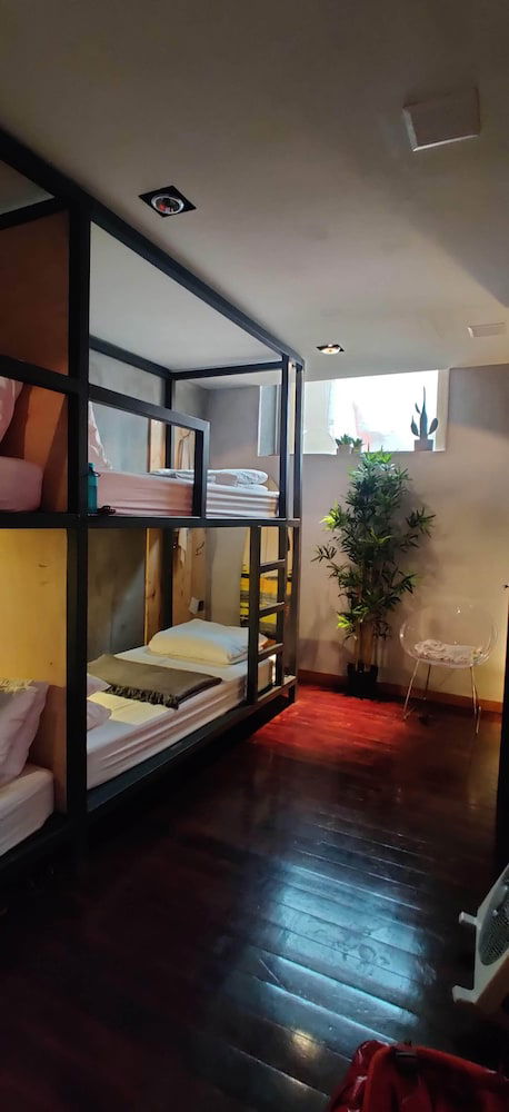 Hotel Caruma Surf Hostel & Suites