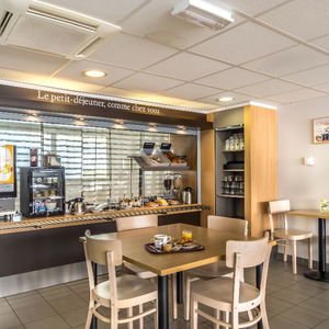 Sejur B&B Hôtel Cannes La Bocca Plage vacanta Cannes