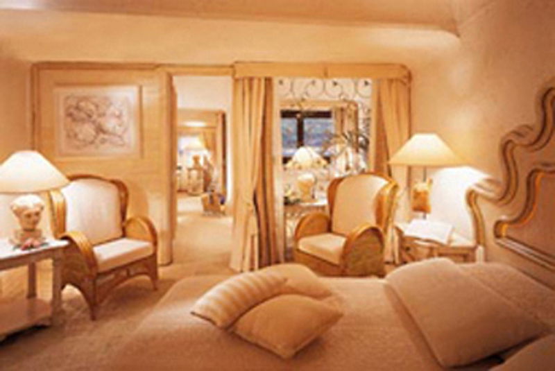 Atlantis Bay Room Example