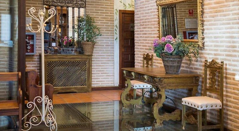 Hotel Yit Puerta Bisagra