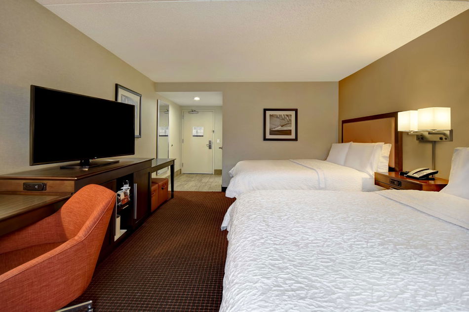 Hampton Inn NY-JFK Room Example