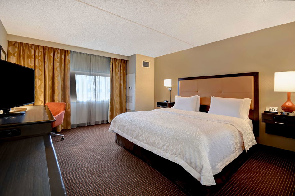 Hampton Inn NY-JFK Room Example