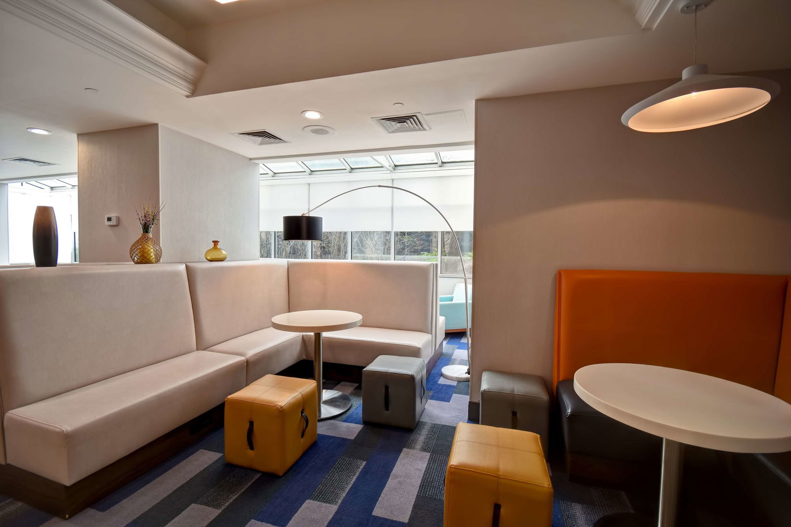 Hampton Inn NY-JFK Lounge / Lobby