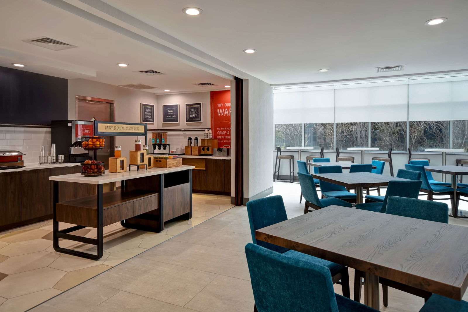 Hampton Inn NY-JFK Bar