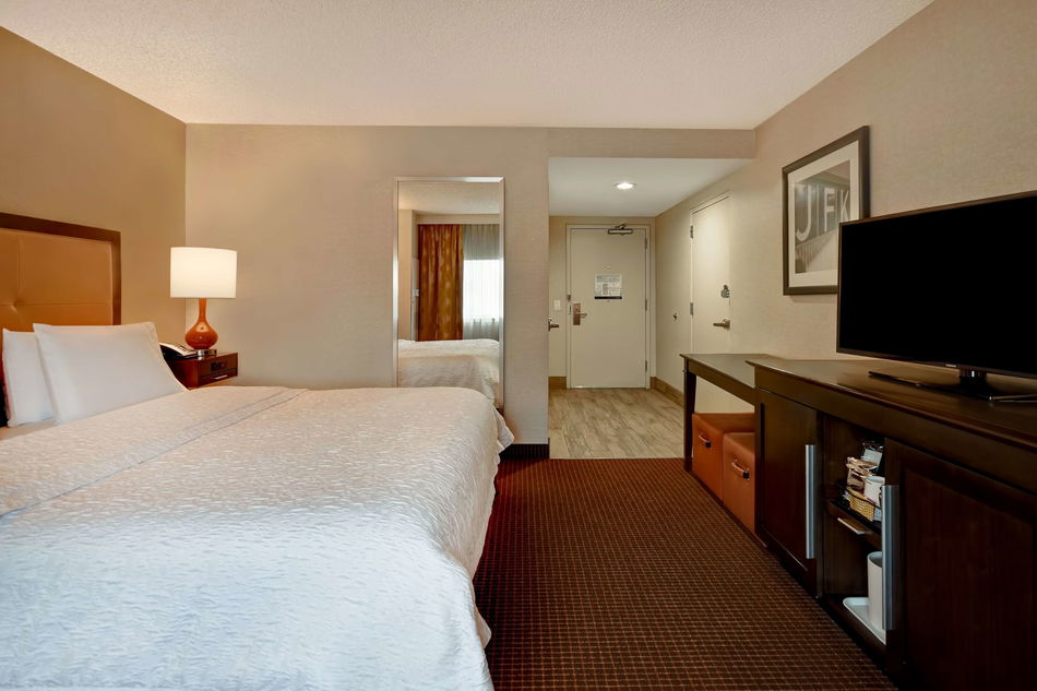 Hampton Inn NY-JFK Room Example