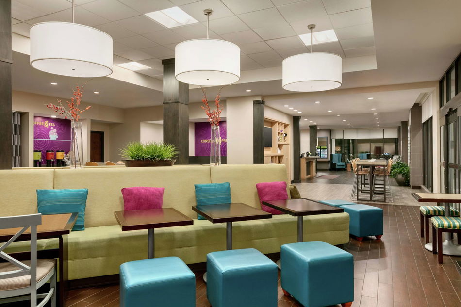 Home2 Suites by Hilton New York Long Island City/ Manhattan View Lounge / Lobby