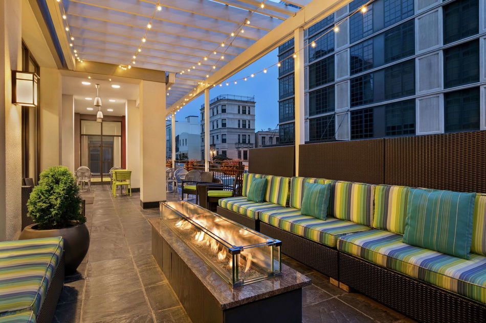 Home2 Suites by Hilton New York Long Island City/ Manhattan View Lounge / Lobby