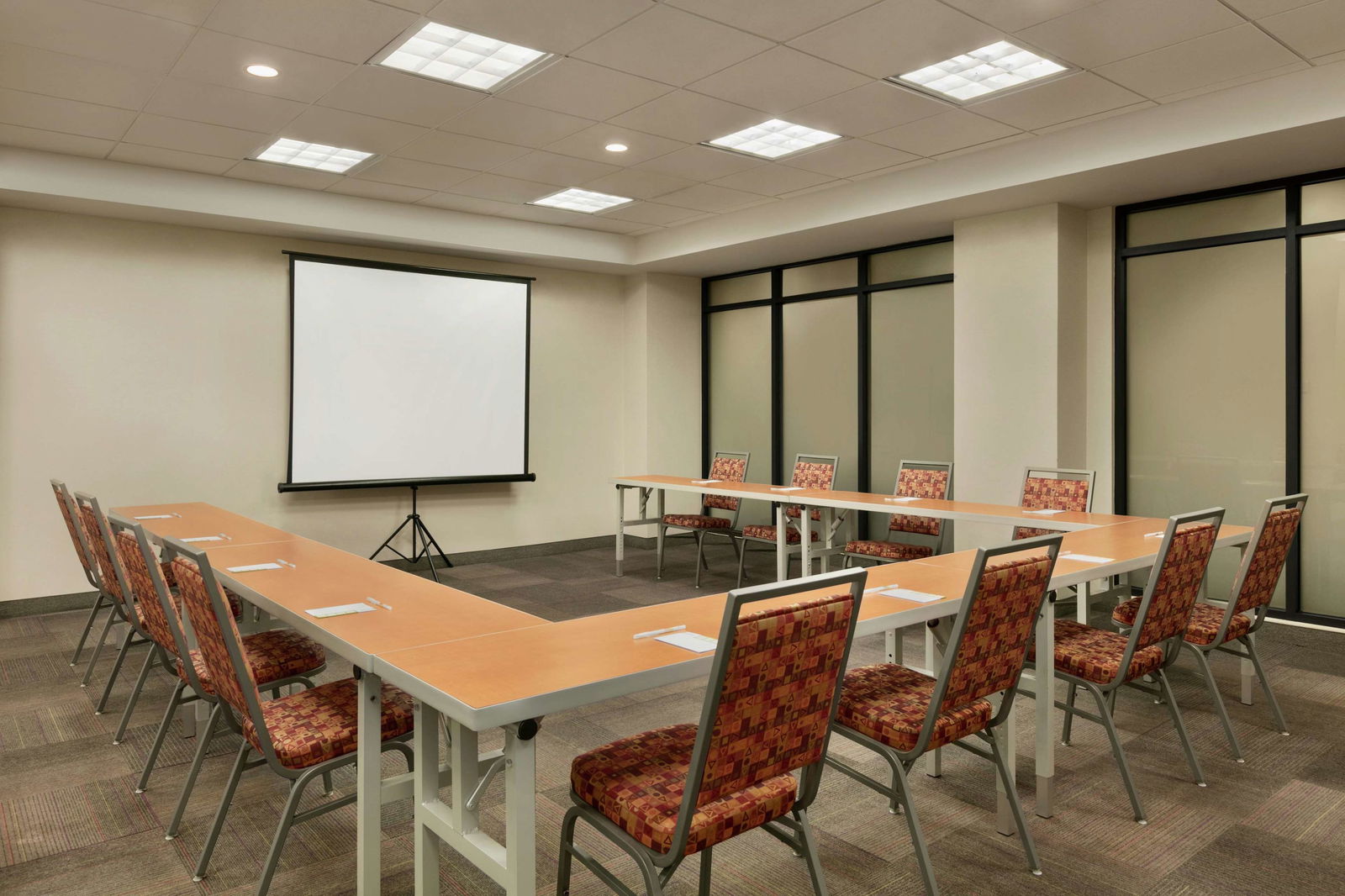 Home2 Suites by Hilton New York Long Island City/ Manhattan View Conference Room