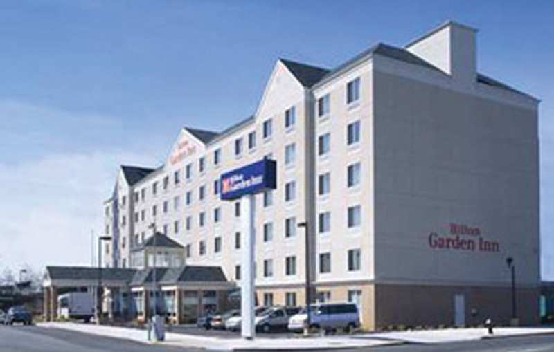Hilton Garden Inn Queens/JFK Airport Exterior