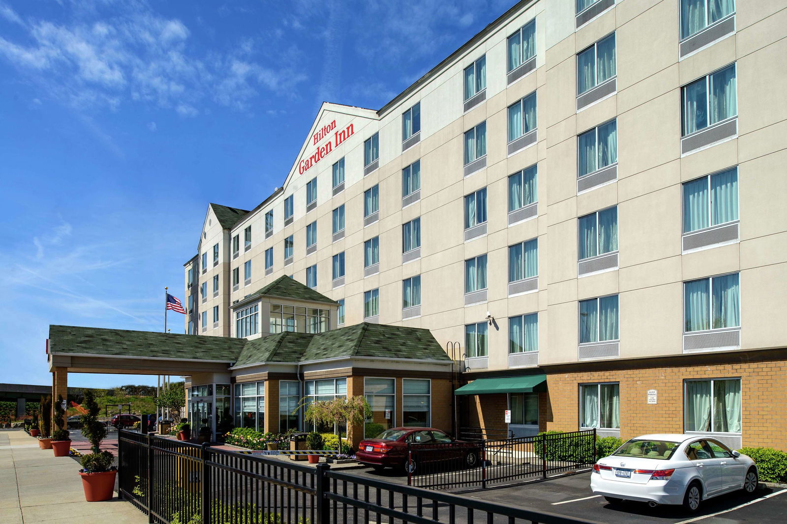 Hilton Garden Inn Queens/JFK Airport Exterior
