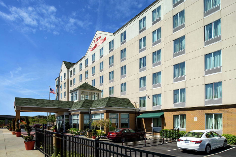 Hilton Garden Inn Queens/JFK Airport Exterior