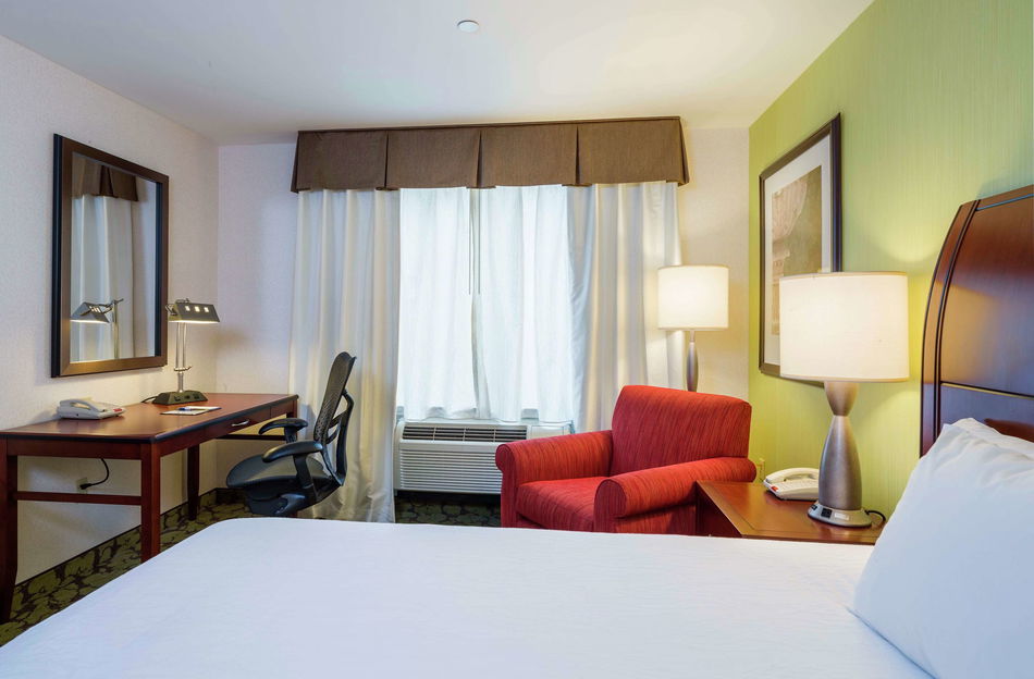 Hilton Garden Inn Queens/JFK Airport Room Example