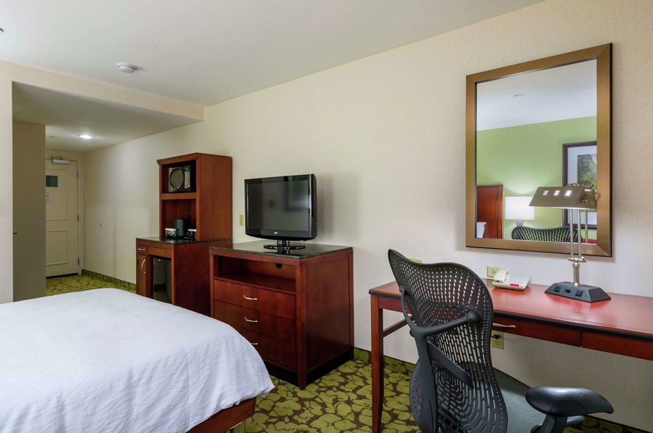 Hilton Garden Inn Queens/JFK Airport Room Example