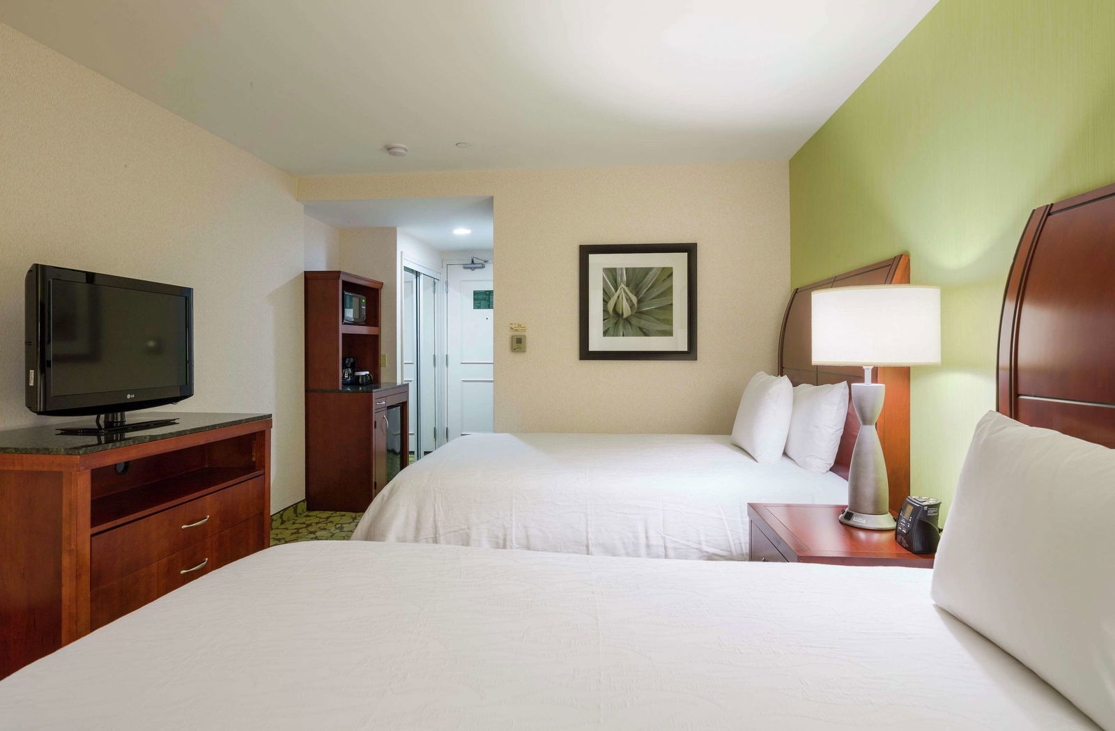 Hilton Garden Inn Queens/JFK Airport Room Example