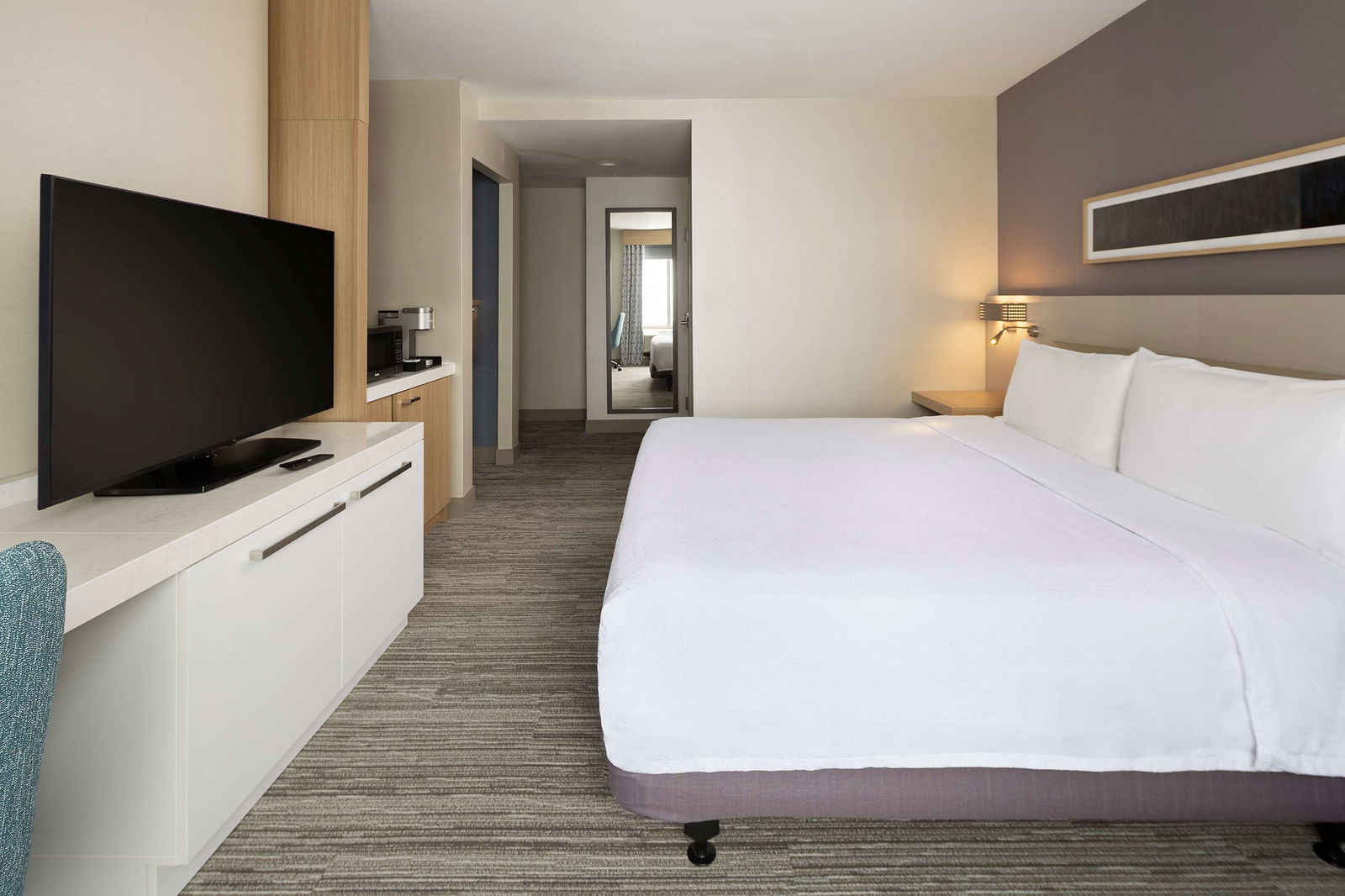 Hilton Garden Inn Queens/JFK Airport Room Example