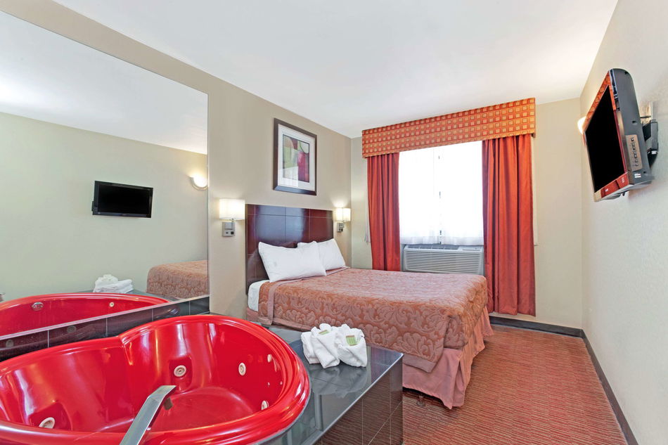 Super 8 by Wyndham Long Island City LGA Hotel Room Example