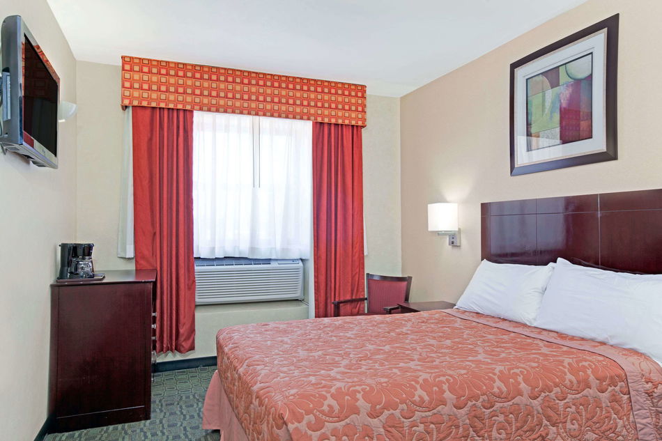 Super 8 by Wyndham Long Island City LGA Hotel Room Example
