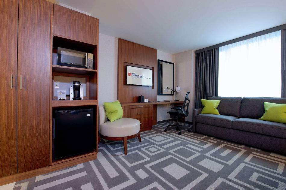 Hilton Garden Inn New York/Central Park South-Midtown West Lounge / Lobby