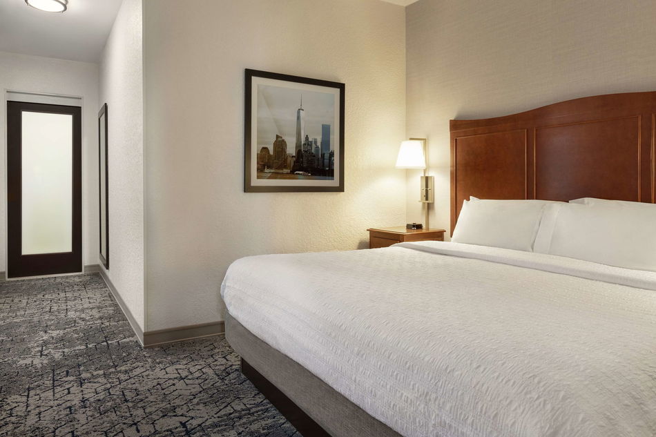 Hampton Inn Manhattan/Downtown Financial District Room Example