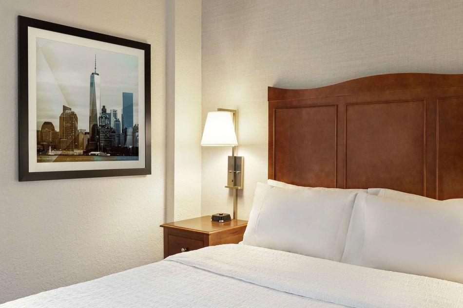 Hampton Inn Manhattan/Downtown Financial District Room Example