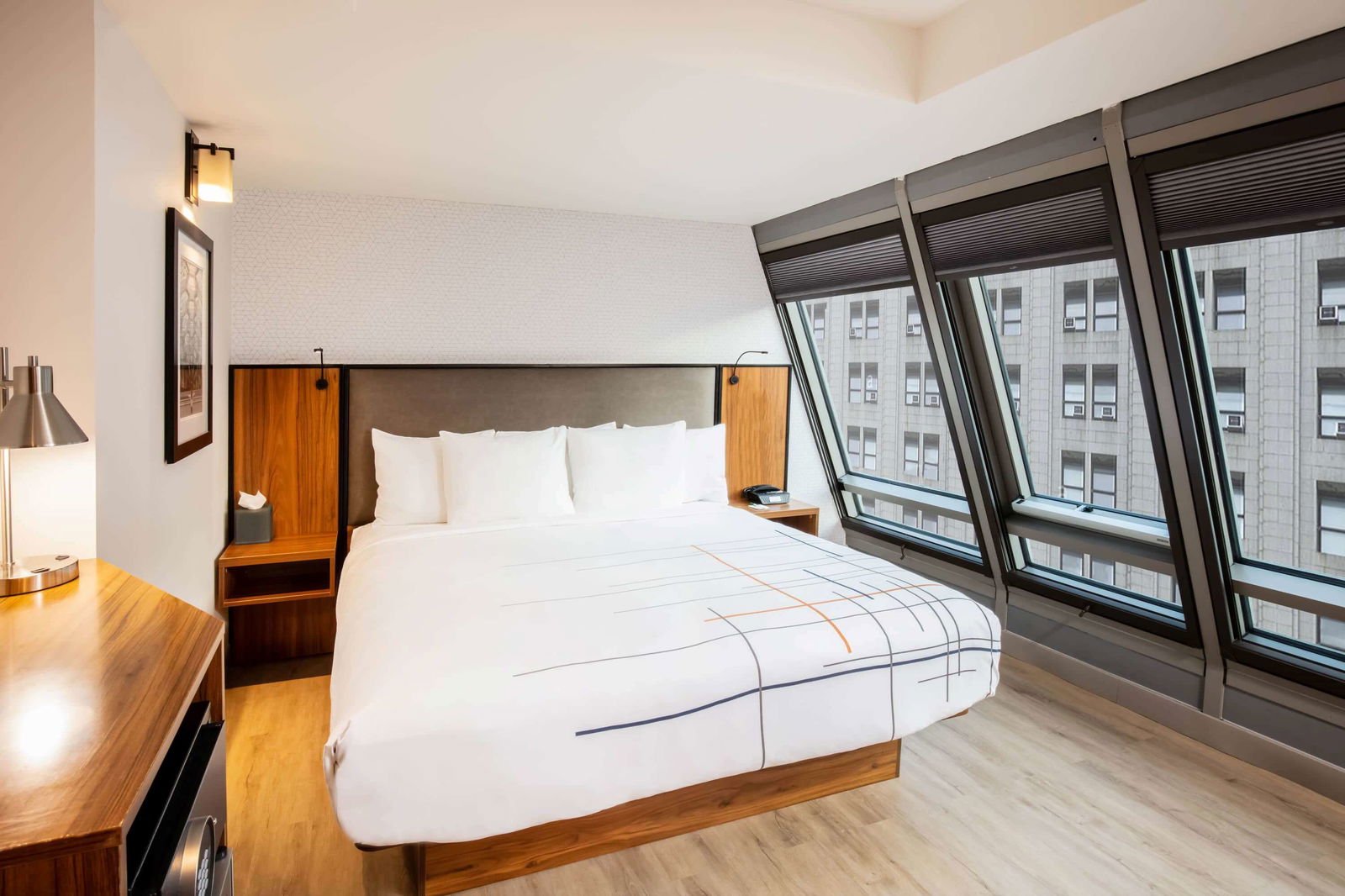 La Quinta Inn & Suites by Wyndham Times Square South Room Example