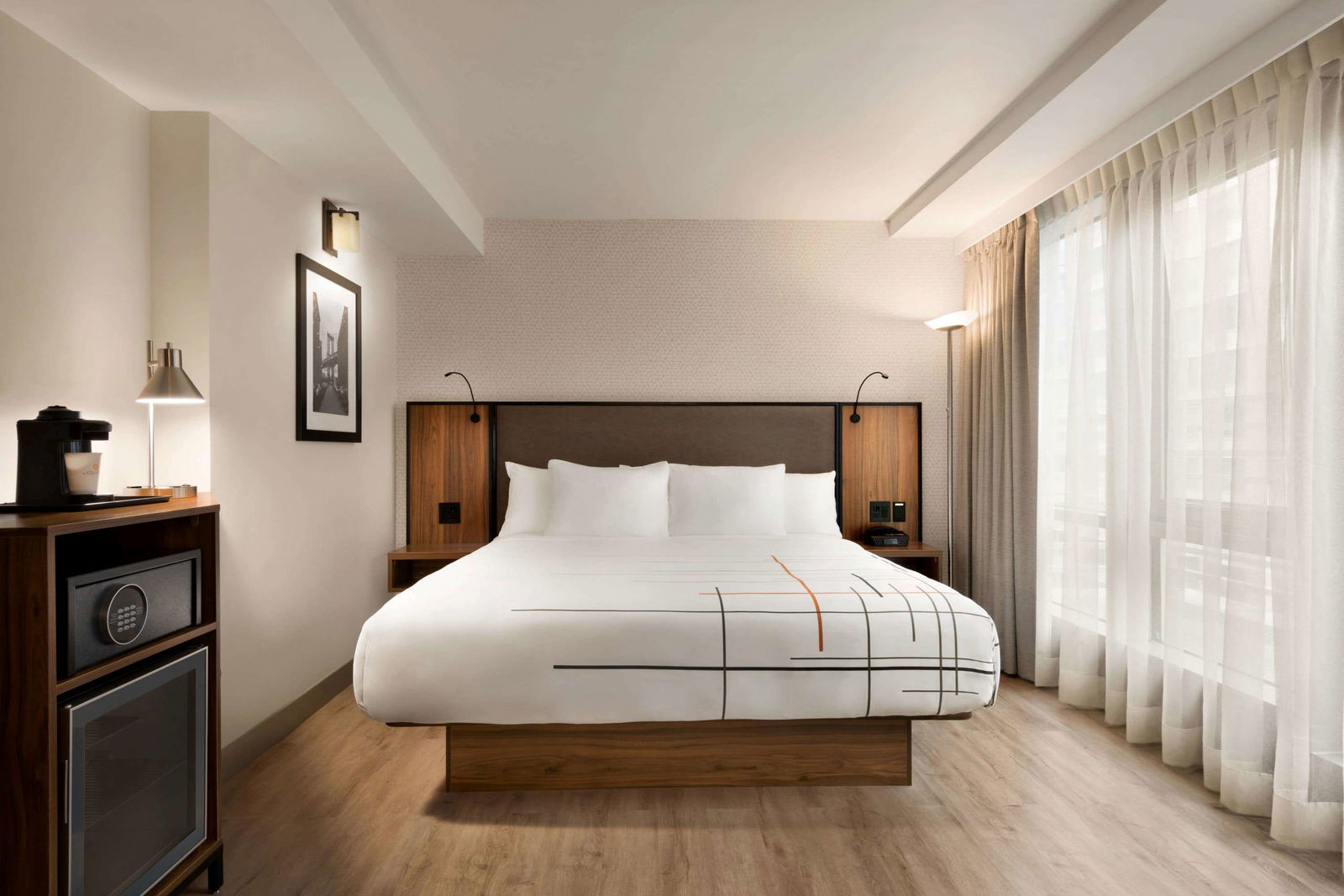La Quinta Inn & Suites by Wyndham Times Square South Room Example
