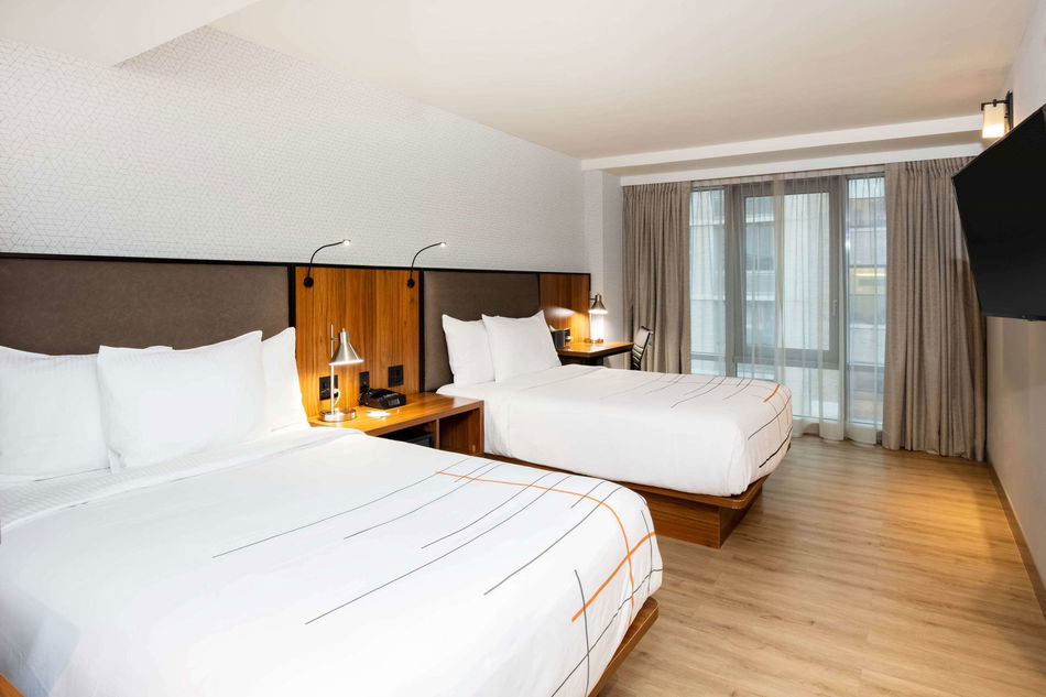 La Quinta Inn & Suites by Wyndham Times Square South Room Example