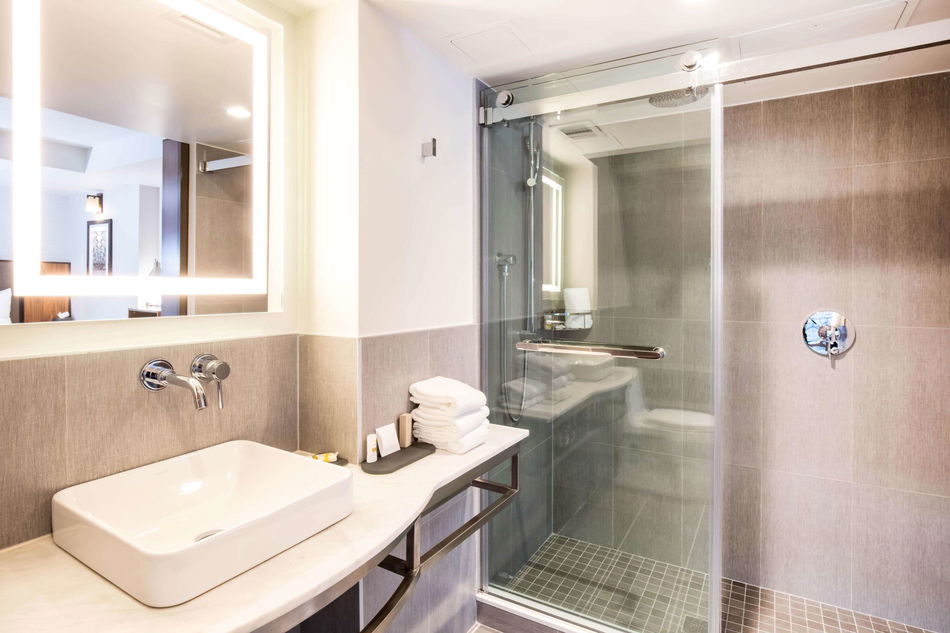 La Quinta Inn & Suites by Wyndham Times Square South