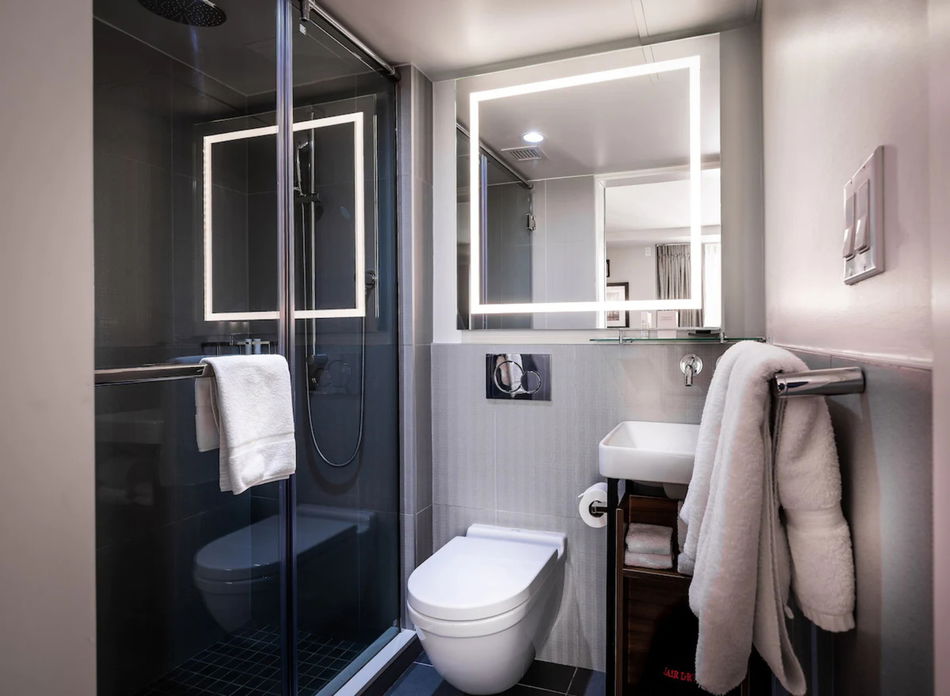 La Quinta Inn & Suites by Wyndham Times Square South Room Example